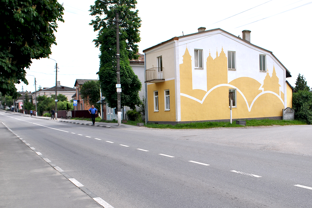НАШІ ГРОШІ. ЛЬВІВ » АМКУ визнав змовницями сестер-готельєрок з Рогатина